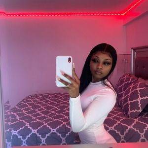 Meet your Posher, Nia